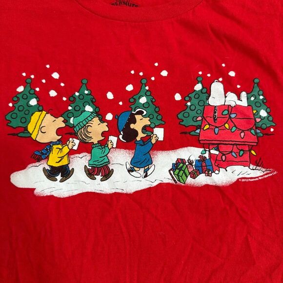 Peanuts Christmas Snoopy Shirt Top Extra Large XL Red Snowflake Sledding - Picture 2 of 7
